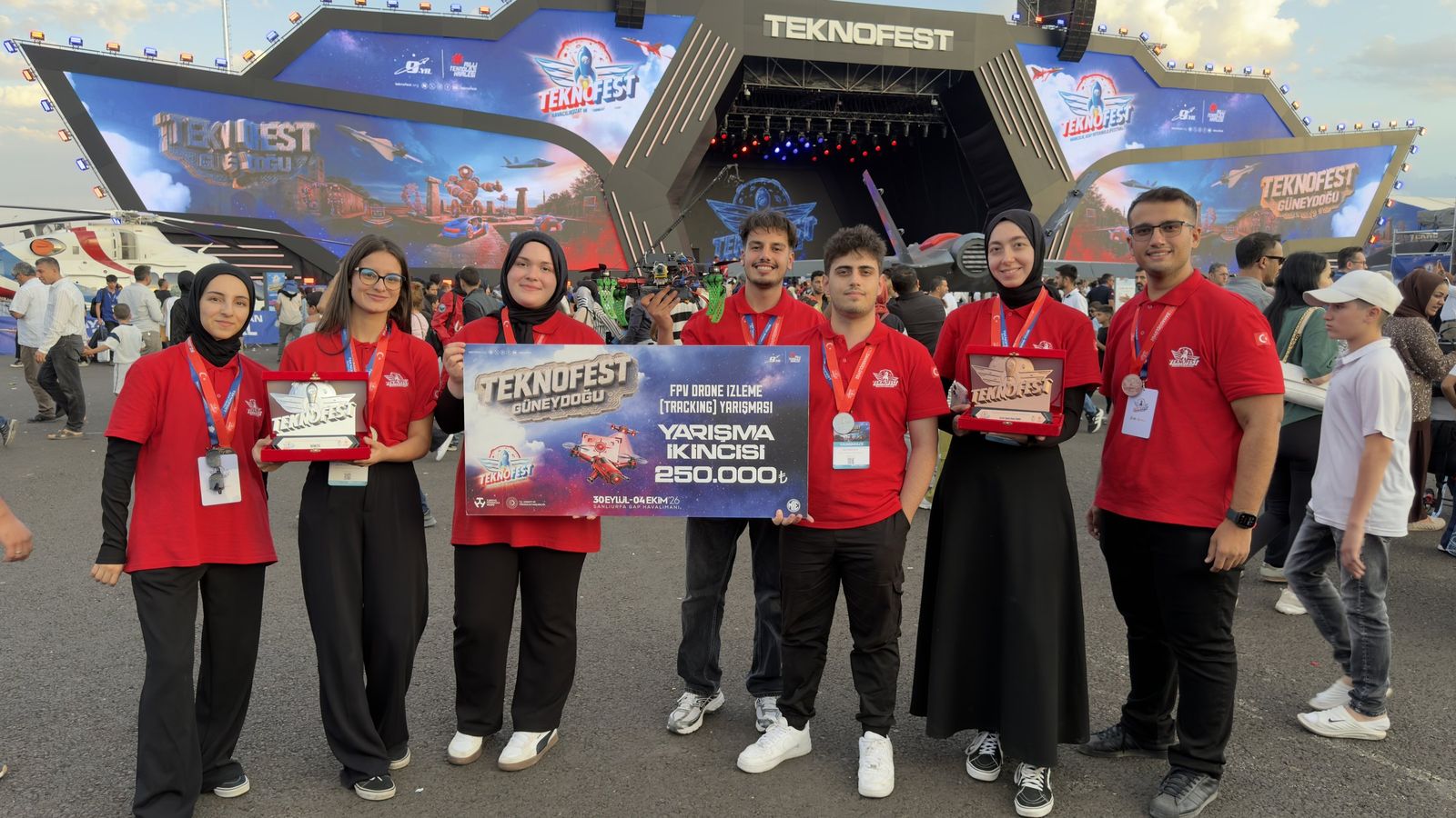 Skyvius takımı TEKNOFEST 2026'da, FPV Drone İzleme ikincilik ödülüyle